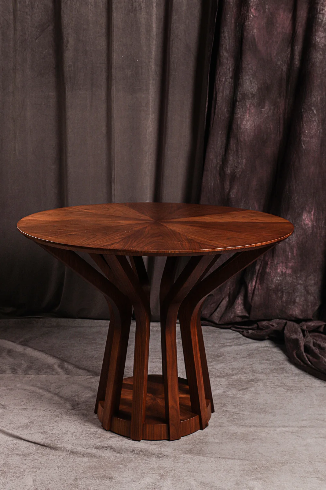 Стол круглый Familia